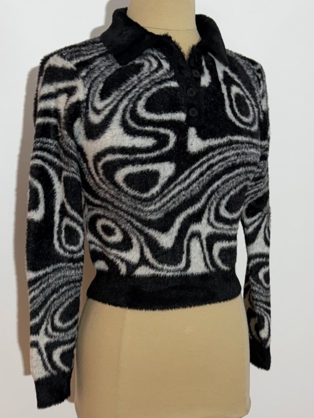 Twik by Simons Black White Abstract Swirl Cropped Polo Sweater